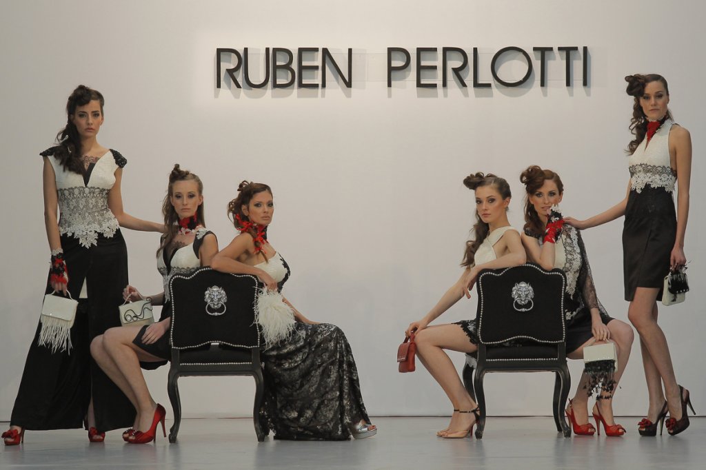 Rubén Perlotti 2016婚纱礼服发布秀 - Costura España