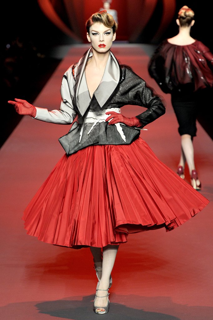 克里斯汀·迪奥  Christian Dior  2011春夏高级定制系列时装发布秀 — Couture Spring 2011