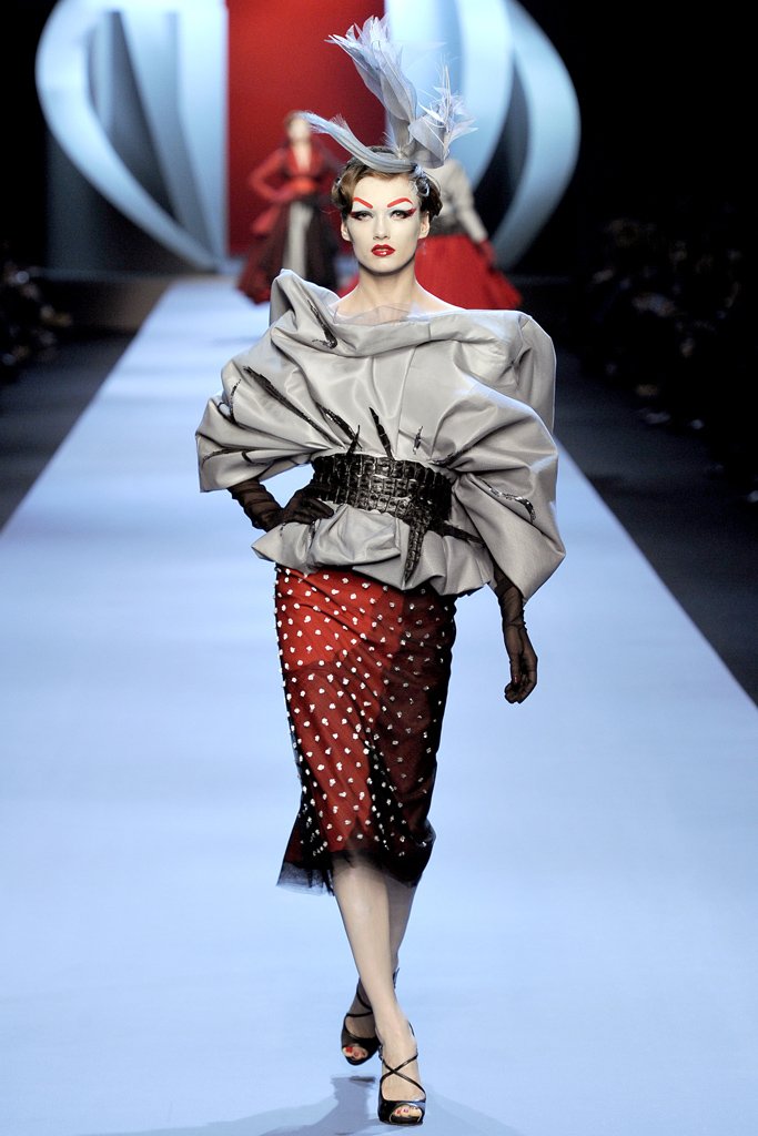 克里斯汀·迪奥  Christian Dior  2011春夏高级定制系列时装发布秀 — Couture Spring 2011