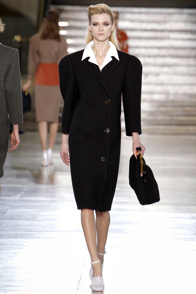 Miu Miu   2011秋冬高级成衣系列时装发布秀 — Paris Fall 2011