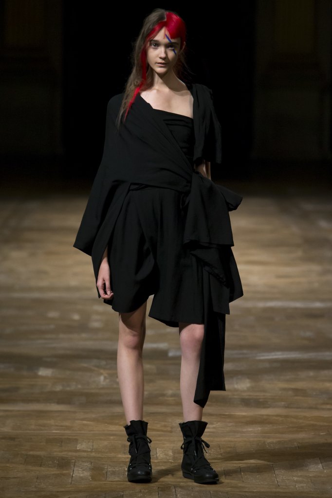 山本耀司 Yohji Yamamoto 2016春夏系列时装发布秀 - Paris Spring 2016