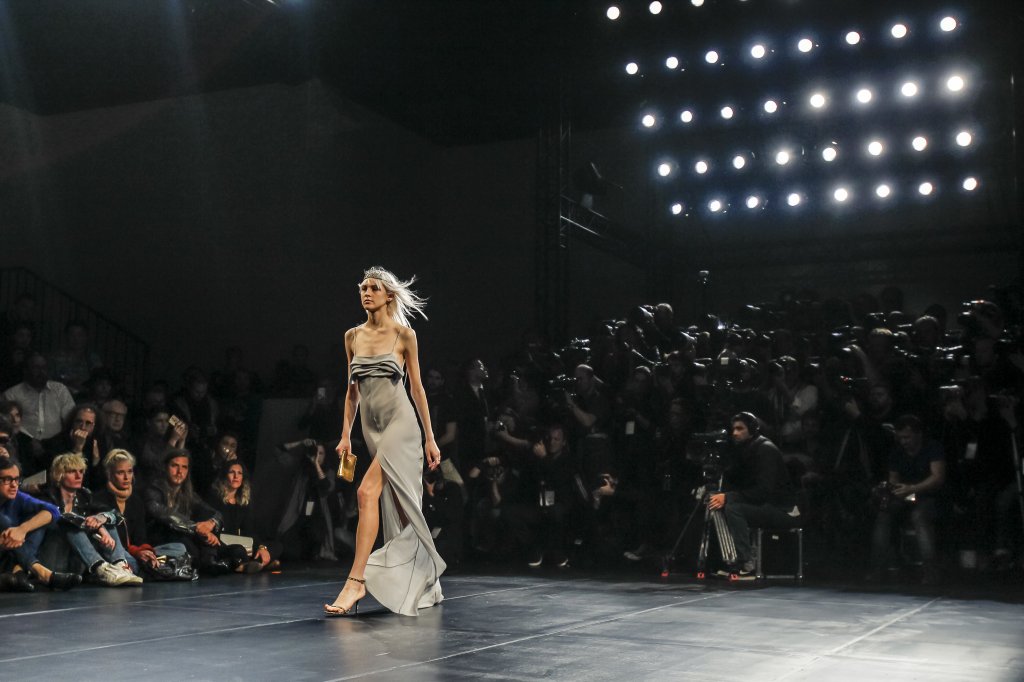 圣罗兰 saint laurent 2016春夏系列时装发布秀(秀场氛围) - paris