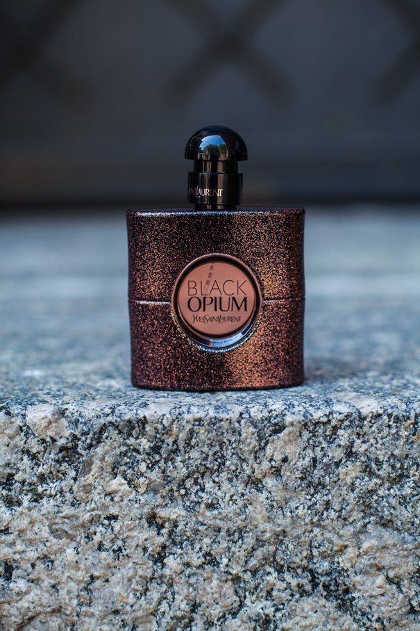 TURNING INTO THE WOMAN YOU WANT TO BE: FROM THE OUTFIT TO THE PERFUME. BLACK OPIUM BY YSL