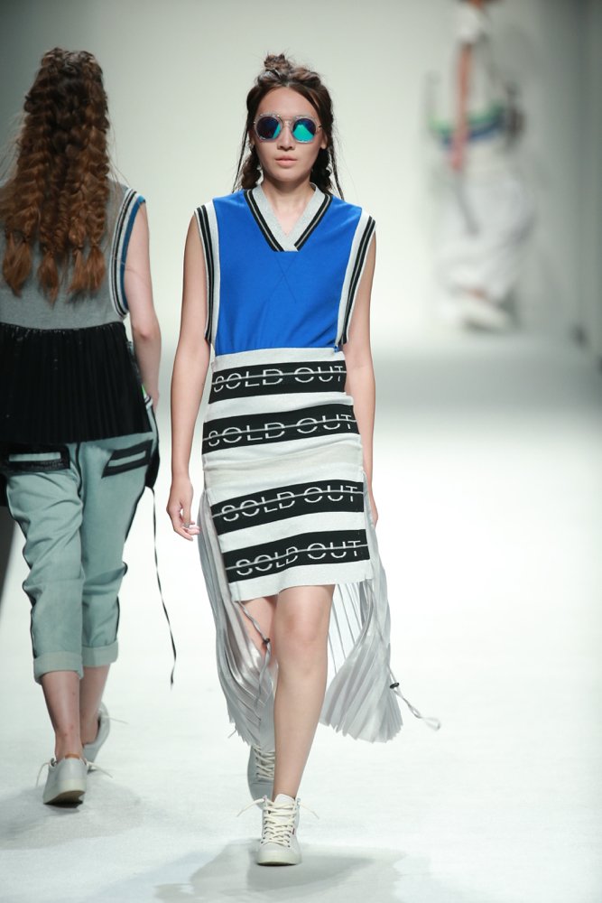 2016春夏 中国 上海 女装 裙套装 套装 服装 圆形太阳镜 时髦太阳镜