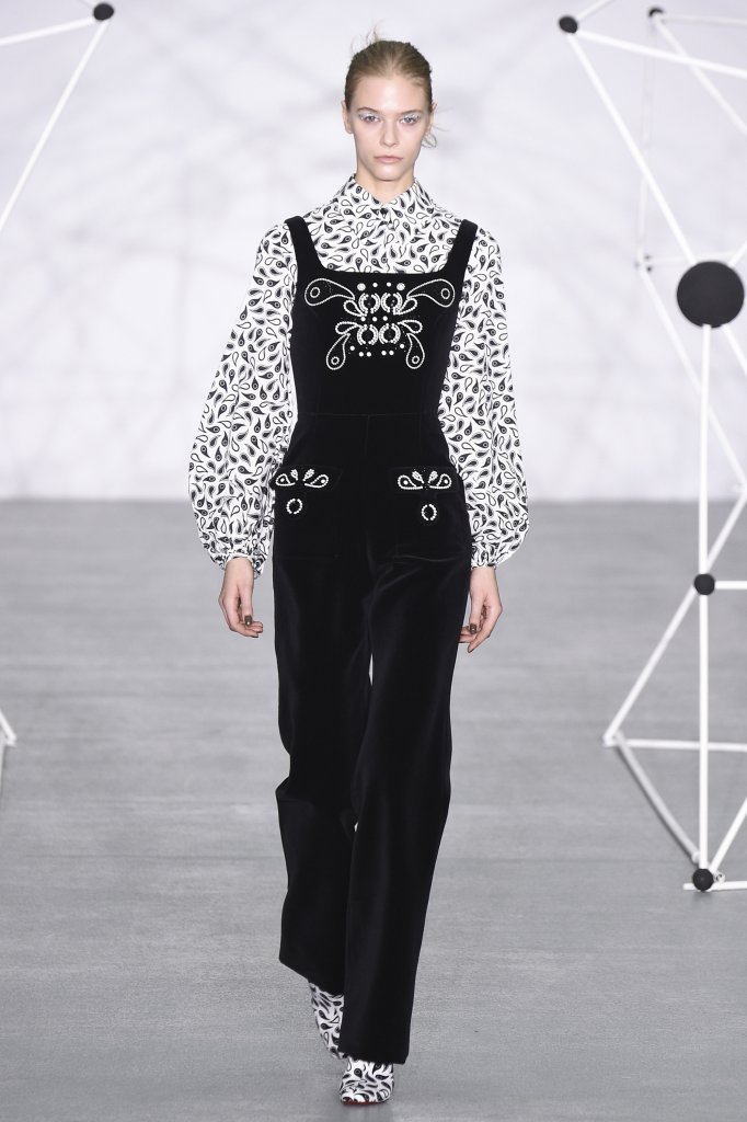 霍莉·富尔顿 Holly Fulton 2016/17秋冬高级成衣发布秀 - London Fall 2016