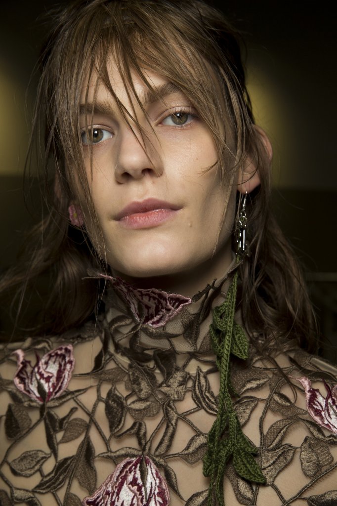 克里斯托弗·凯恩 christopher kane 2016/17秋冬高级成衣发布秀(后台