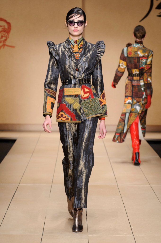 罗娜 Laura Biagiotti 2016/17秋冬高级成衣发布秀 - Milan Fall 2016