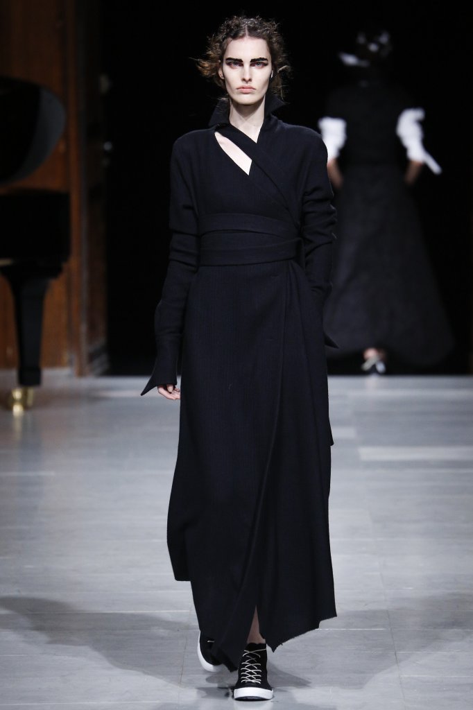 安格诺维奇 Aganovich 2016/17秋冬高级成衣发布秀 - Paris Fall 2016