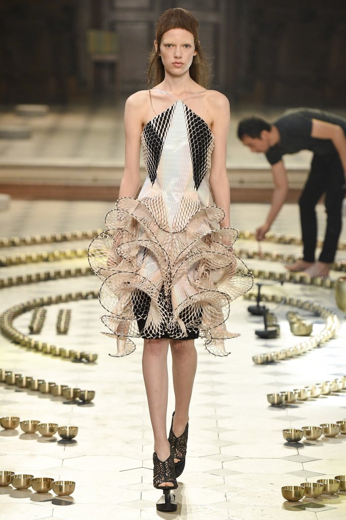 艾里斯·范·荷本 Iris Van Herpen 2016/17秋冬高级定制发布秀 - Couture Fall 2016