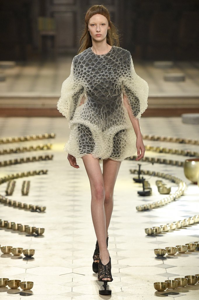 艾里斯·范·荷本 Iris Van Herpen 2016/17秋冬高级定制发布秀 - Couture Fall 2016