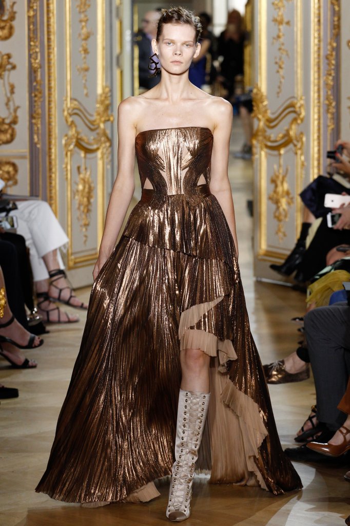 法国 巴黎 走秀(runway) 2016/17秋冬高级定制 女装鱼尾裙 fishtail