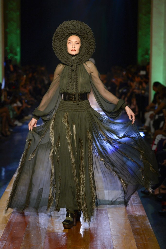 夸张性帽饰设计