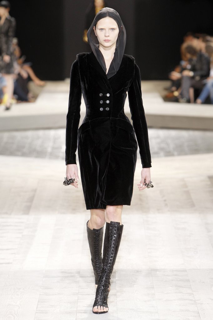 纪梵希 Givenchy 2009/10秋冬高级定制发布秀 - Couture Fall 2009