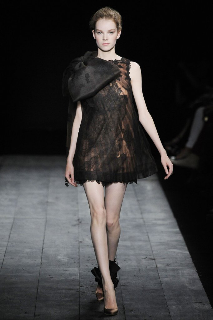 华伦天奴 Valentino 2009/10秋冬高级定制发布秀 - Couture Fall 2009