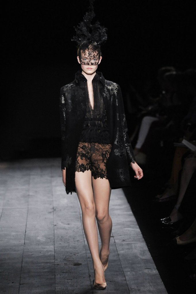 华伦天奴 Valentino 2009/10秋冬高级定制发布秀 - Couture Fall 2009