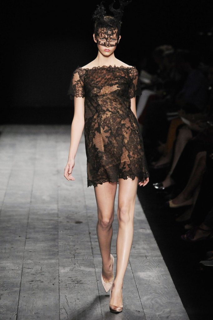 华伦天奴 Valentino 2009/10秋冬高级定制发布秀 - Couture Fall 2009