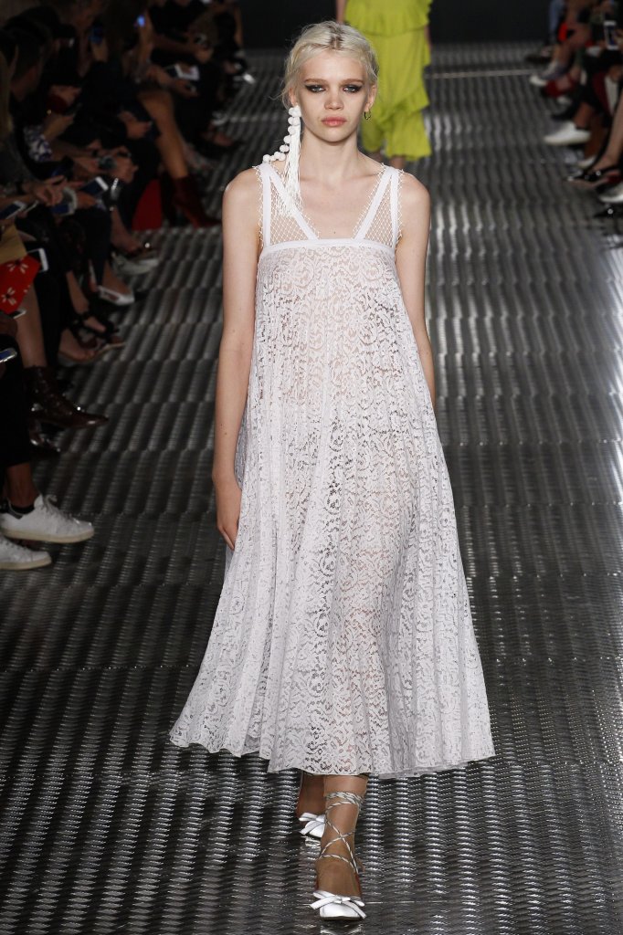 No. 21 2017春夏高级成衣发布秀 - Milan Spring 2017