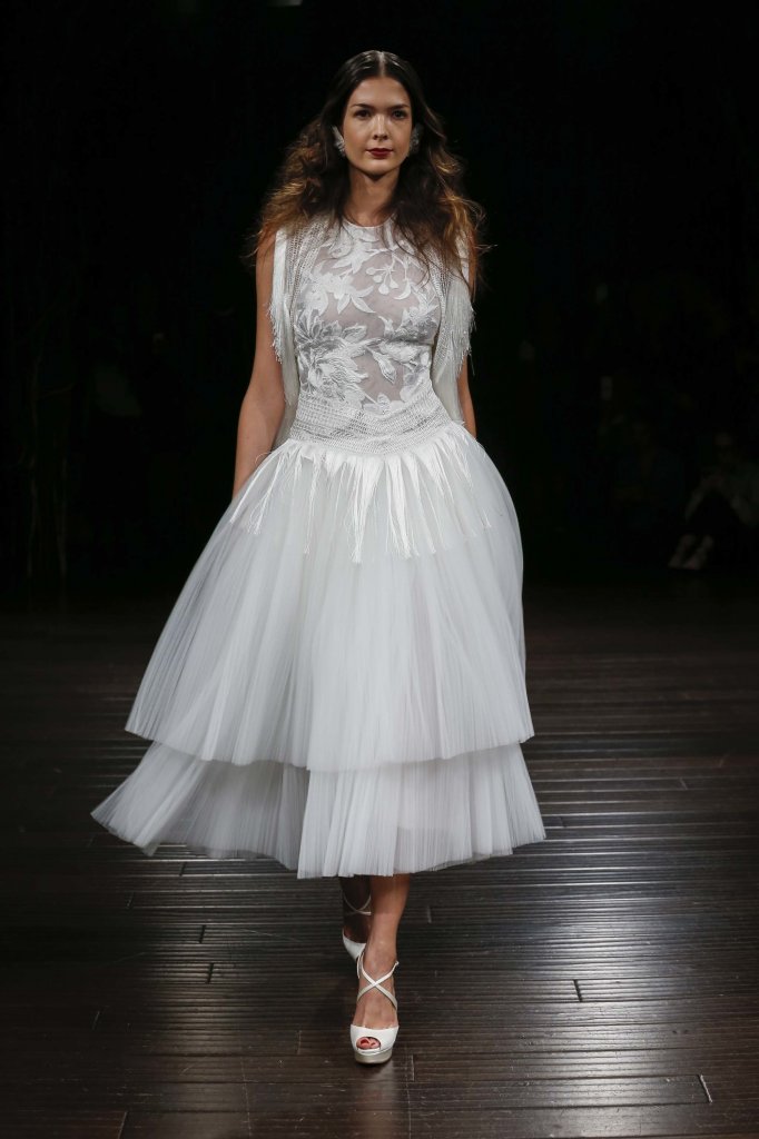 纳伊·姆汗 Naeem Khan 2017/18秋冬系列婚纱发布秀 - Bridal Fall 2017