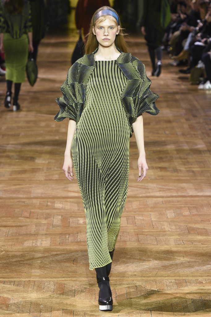 三宅一生 issey miyake 2017/18秋冬高级成衣发布秀 - paris fall 201