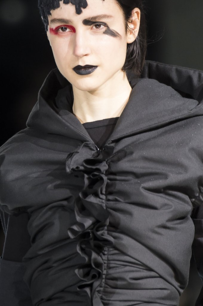 山本耀司 Yohji Yamamoto 2017/18秋冬高级成衣发布秀(细节) Paris Fall 2017天天时装口袋里的时尚指南