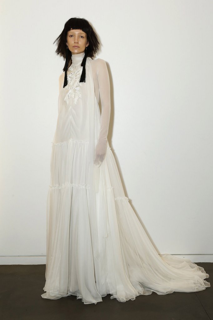王薇薇 Vera Wang 2018春夏系列婚纱礼服发布秀 - Bridal Spring 2018-天天时装-口袋里的时尚指南