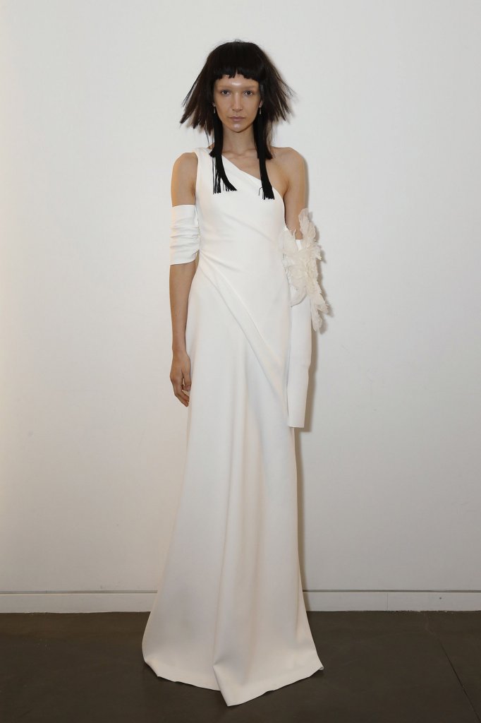王薇薇 Vera Wang 2018春夏系列婚纱礼服发布秀 - Bridal Spring 2018 - 天天时装-口袋里的时尚指南