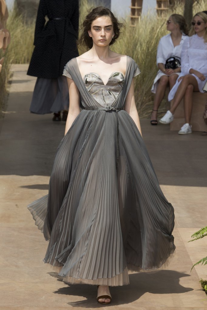 克里斯汀·迪奥 Christian Dior 2017/18秋冬高级定制发布秀 - Paris Couture Fall 2017