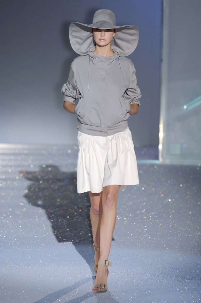 候塞因·卡拉扬 Hussein Chalayan 2007春夏高级成衣发布秀 - Paris Spring 2007