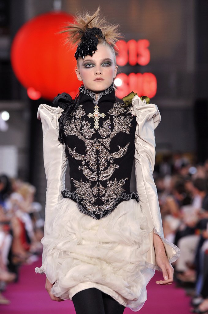 克里斯汀·拉克鲁瓦 Christian Lacroix 2008/09秋冬高级定制发布秀 - Couture Fall 2008