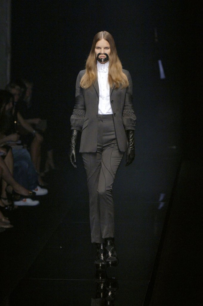 纪梵希 Givenchy 2006/07秋冬高级定制发布秀 - Paris Fall 2006