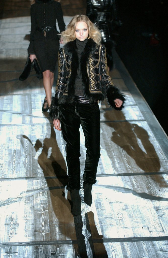 罗伯特·卡沃利 Roberto Cavalli 2005/06秋冬高级成衣发布秀 - Milan Fall 2005