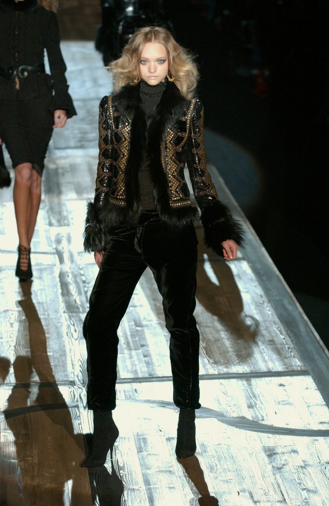 罗伯特·卡沃利 Roberto Cavalli 2005/06秋冬高级成衣发布秀 - Milan Fall 2005