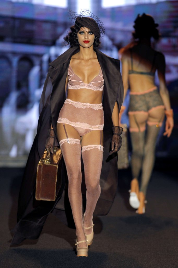 Andres Sarda 2018春夏高级成衣发布秀 - Madrid Spring 2018