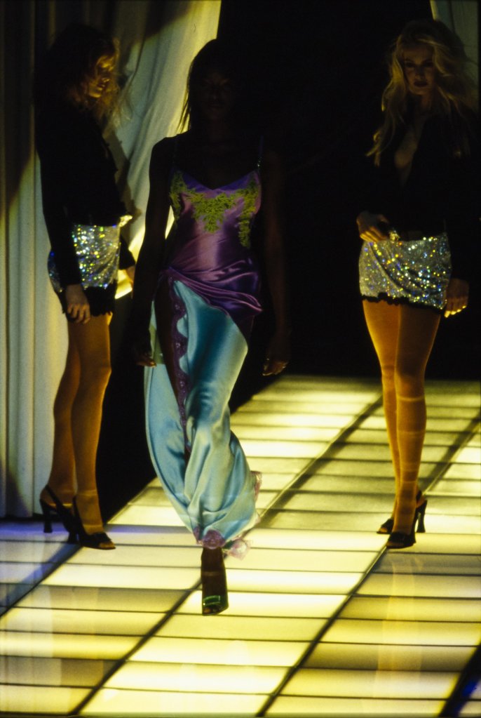 范思哲 Versace 1996/97秋冬高级成衣发布秀 - Milan Fall 1996