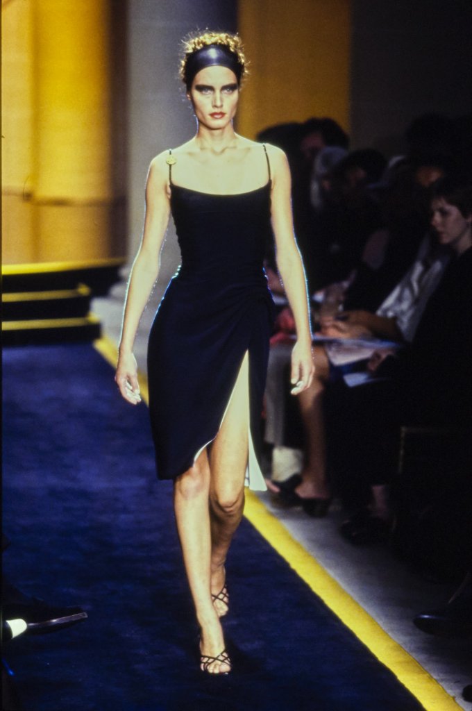 范思哲高定 Atelier Versace 1997/98秋冬高级定制发布 - Paris Couture Fall 1997