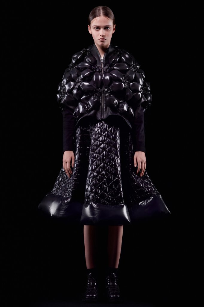 Moncler 6 Noir Kei Ninomiya 2018/19秋冬高级成衣Lookbook - Milan Fall 2018