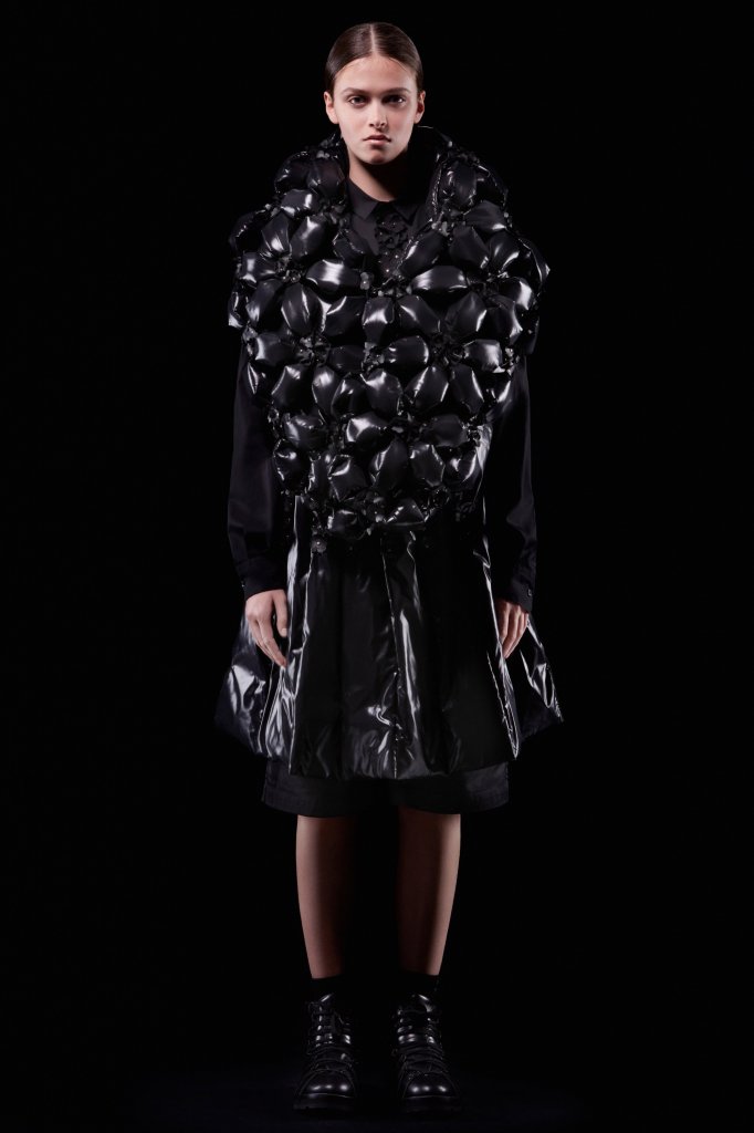 Moncler 6 Noir Kei Ninomiya 2018/19秋冬高级成衣Lookbook - Milan Fall 2018