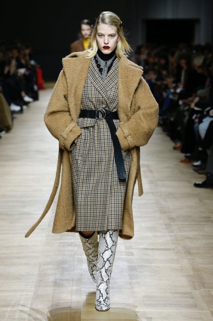 巴黎罗莎 Rochas 2018/19秋冬高级成衣发布秀 - Paris Fall 2018