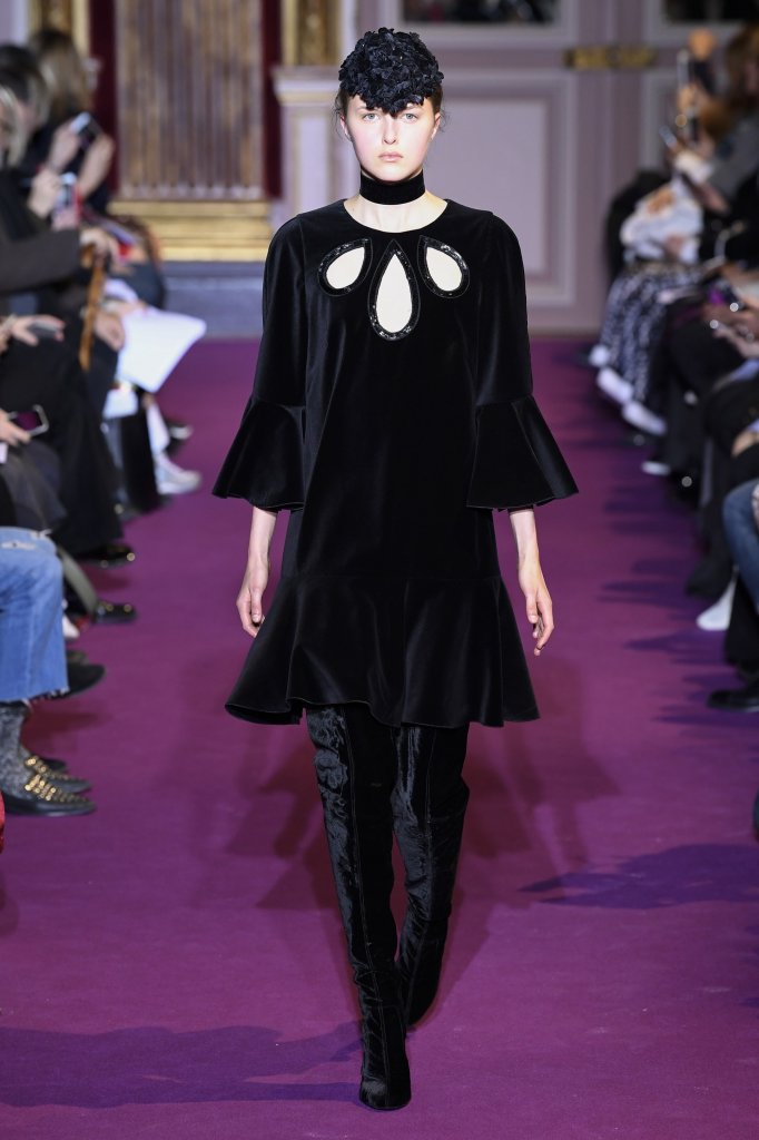 鄞昌涛 Andrew Gn 2018/19秋冬高级成衣发布秀 - Paris Fall 2018