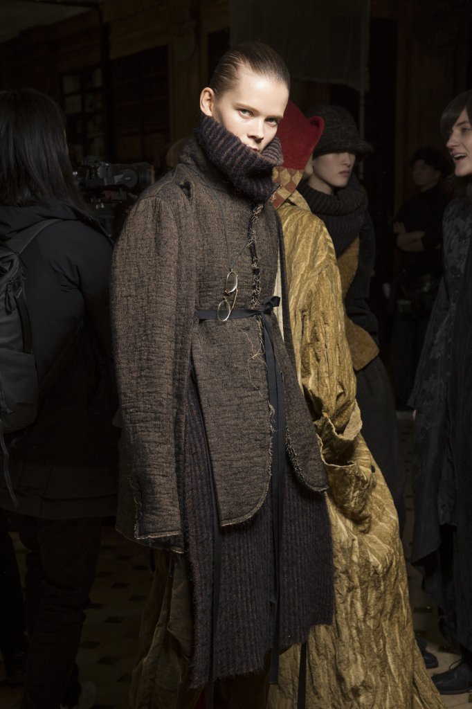 王汁uma wang 2018/19秋冬高级成衣发布秀(后台妆容) - paris fall