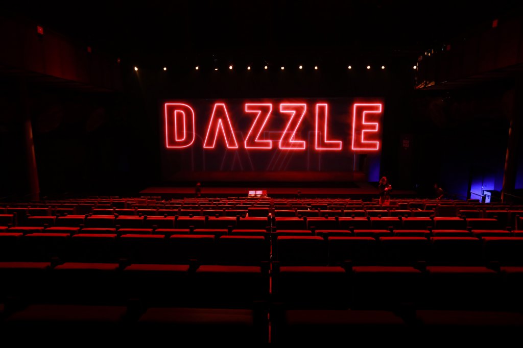 IT'S RAZZLE DAZZLE TIME 2018春夏女装发布秀(细节) - New York Spring 2018