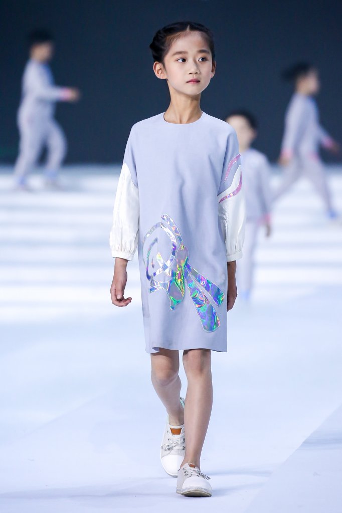 Vicky Zhang · 许馨尹 2018/19秋冬童装发布秀 - Beijing Fall 2018