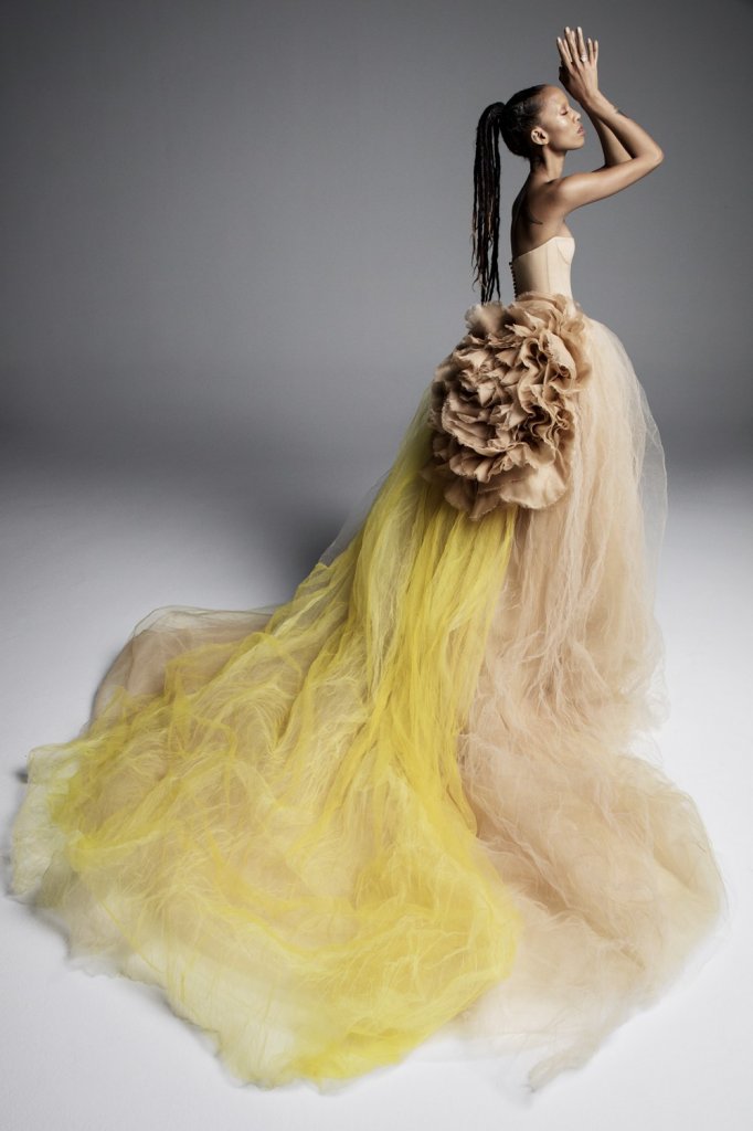 王薇薇 Vera Wang 2019春夏婚纱礼服发布 - Bridal Spring 2019-天天时装-口袋里的时尚指南
