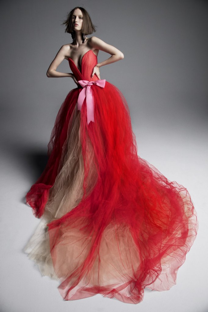 王薇薇 Vera Wang 2019春夏婚纱礼服发布 - Bridal Spring 2019-天天时装-口袋里的时尚指南