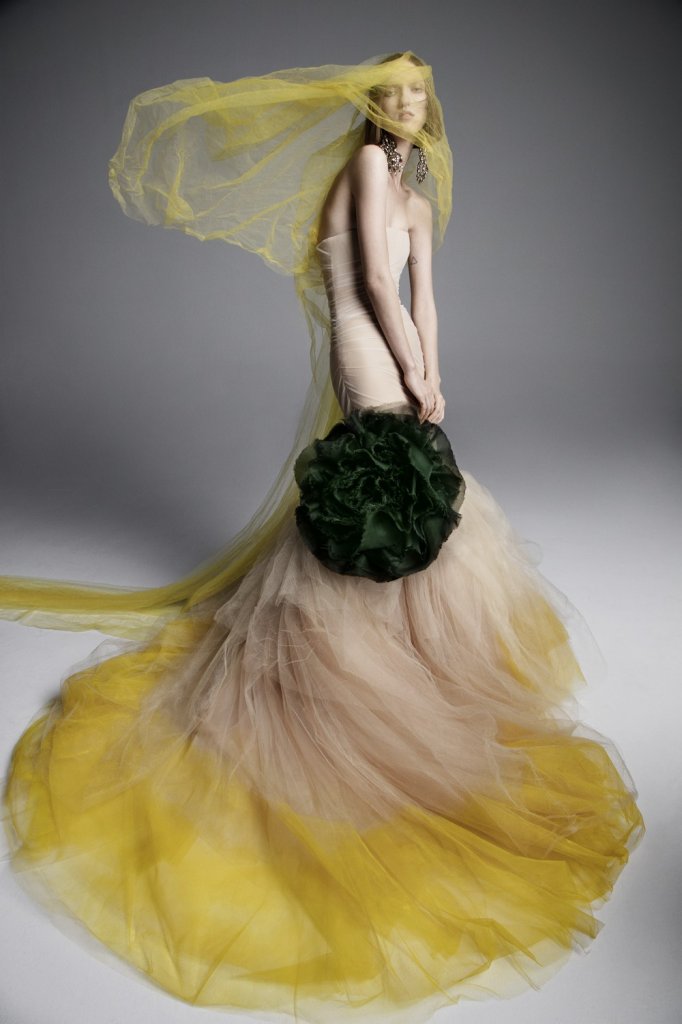 王薇薇 Vera Wang 2019春夏婚纱礼服发布 - Bridal Spring 2019 - 天天时装-口袋里的时尚指南