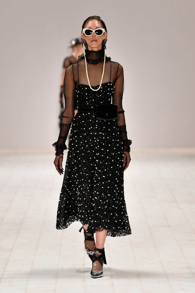 洛可可与装饰艺术谱成的古典主义少女浪漫曲调