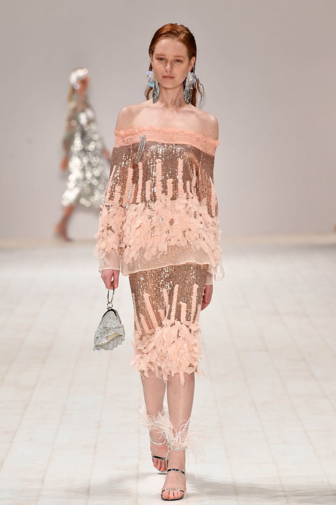 洛可可与装饰艺术谱成的古典主义少女浪漫曲调