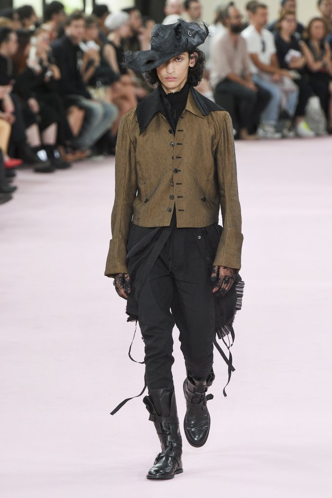 安·迪穆拉米斯特 Ann Demeulemeester 2019春夏男装发布秀 - Paris Spring 2019