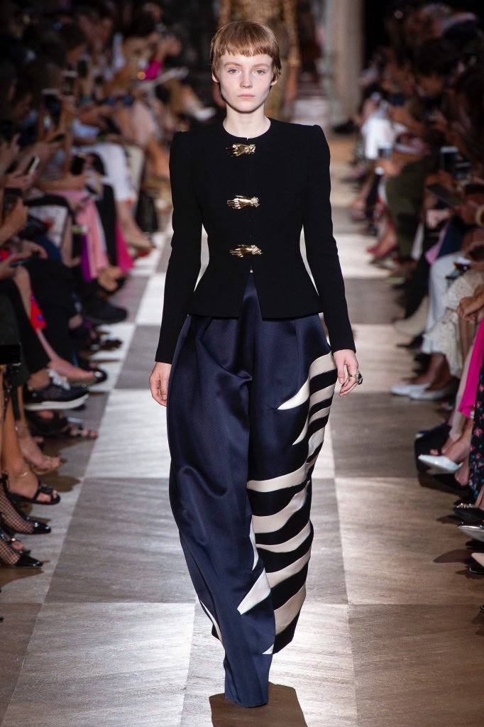 夏帕瑞丽 Schiaparelli 2018/19秋冬高级定制发布秀 - Paris Couture Fall 2018