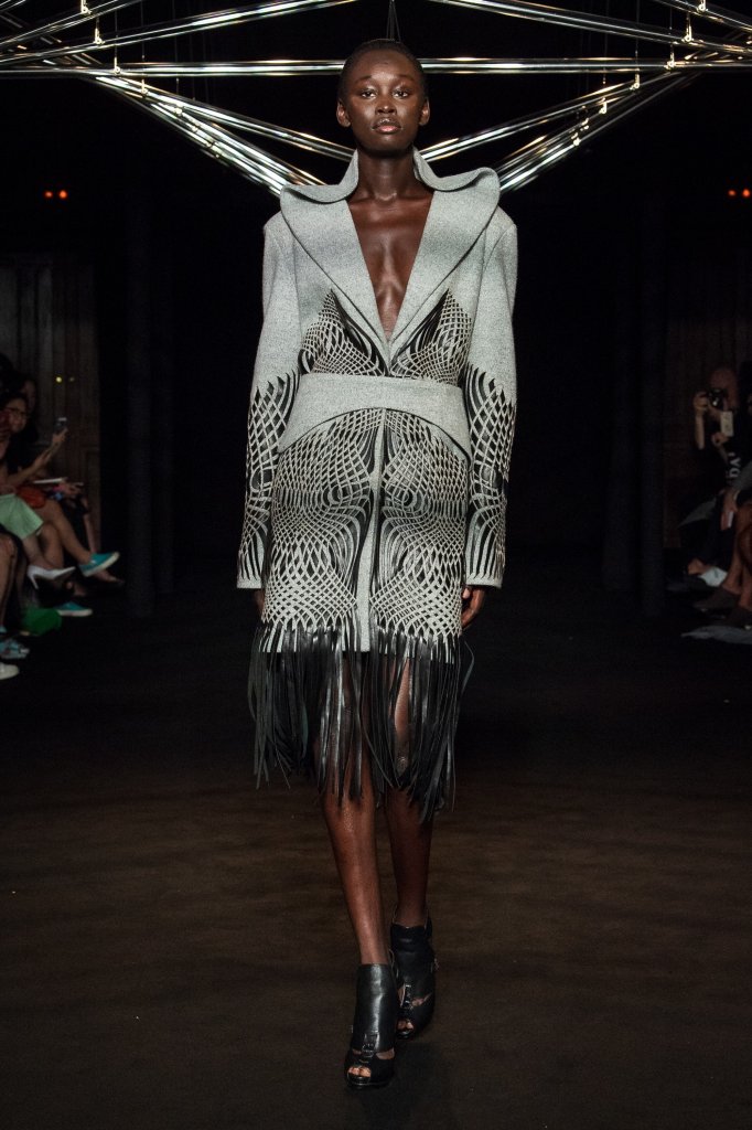 艾里斯·范·荷本 Iris van Herpen 2018/19秋冬高级定制发布秀 - Paris Couture Fall 2018